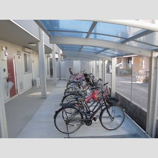 ソレアード 駐輪場