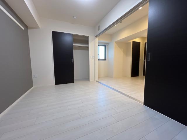 エムヒルズ（Ｍ・ＨＩＬＬＳ）603号室 室内