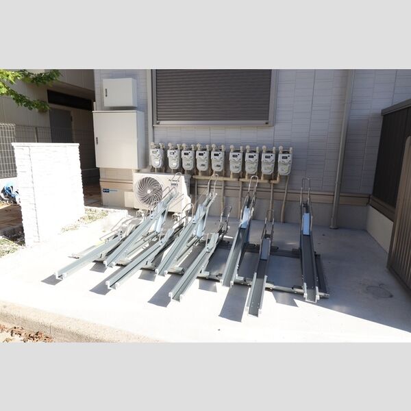 D-ROOM本町1丁目 駐輪場