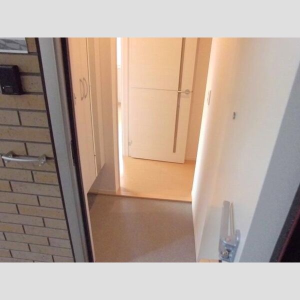 マム201号室 玄関