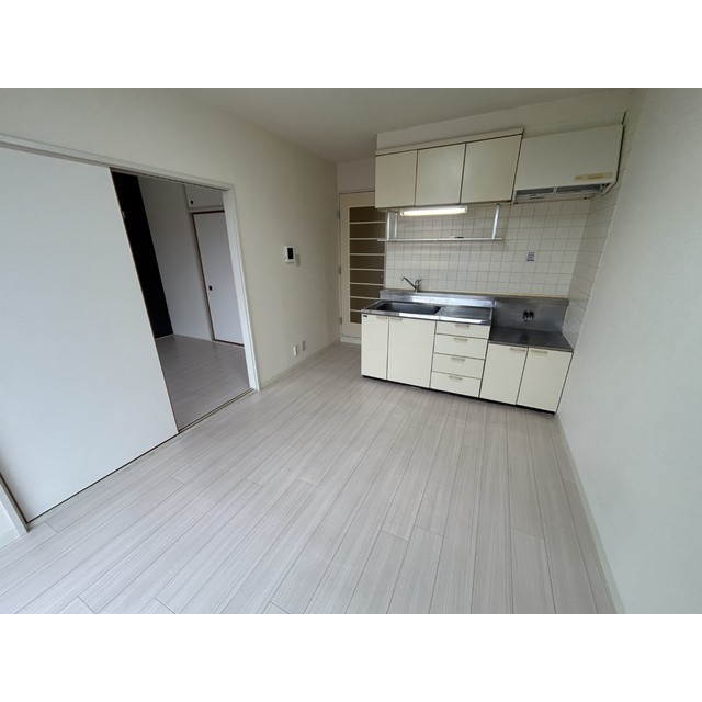 サンライズ中川202号室 リビング