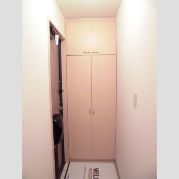 ピエルテル　参番館 玄関