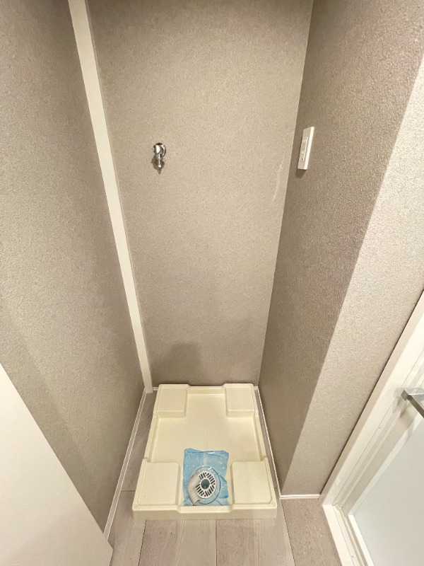 レジディア新川1階 洗濯機置場