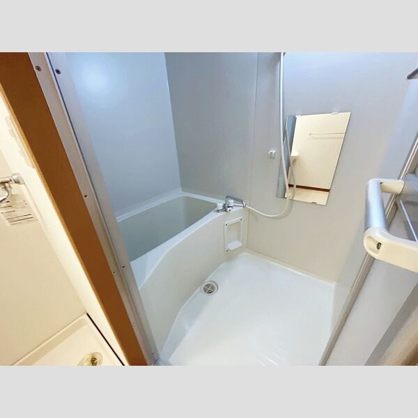 ロイヤルハイツFUJI205号室 浴室