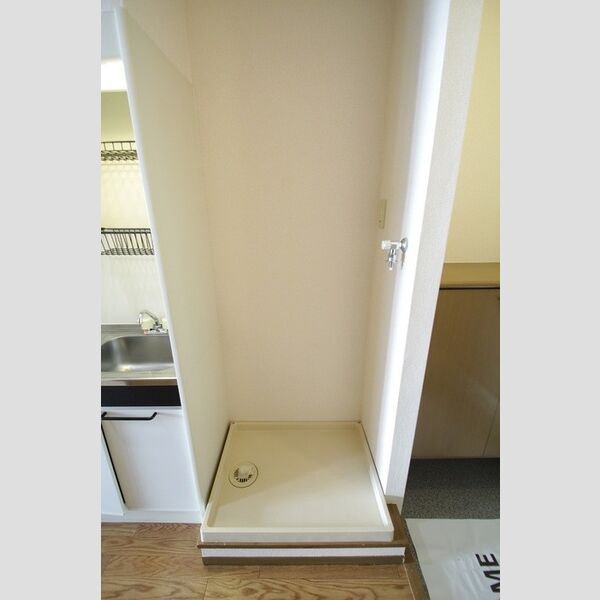 アーバンアレイ203号室 洗濯機置き場