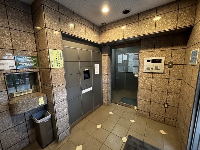 菱和パレス明大前壱番館 エントランス