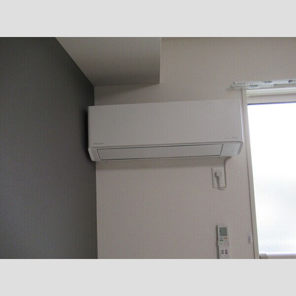 N・D-ROOM IIDACHOU　A棟303号室 洋室エアコン