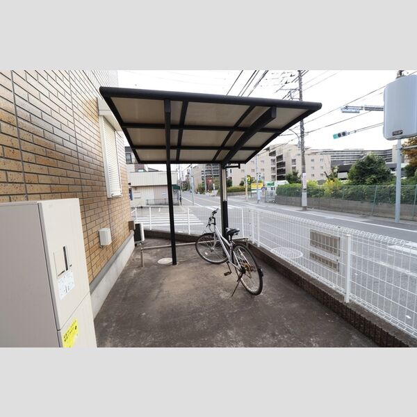 ピースサル 駐輪場