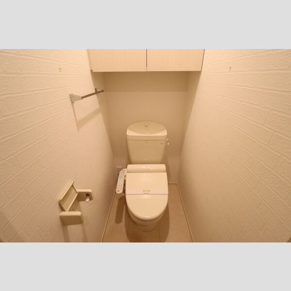 ピーノフォーリア　弐番館201号室 温水洗浄暖房便座