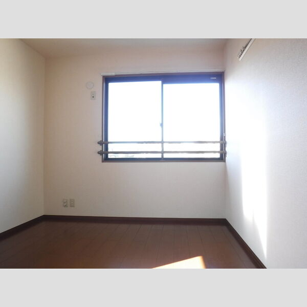 ロイヤルクレッセント西登戸305号室 洋室