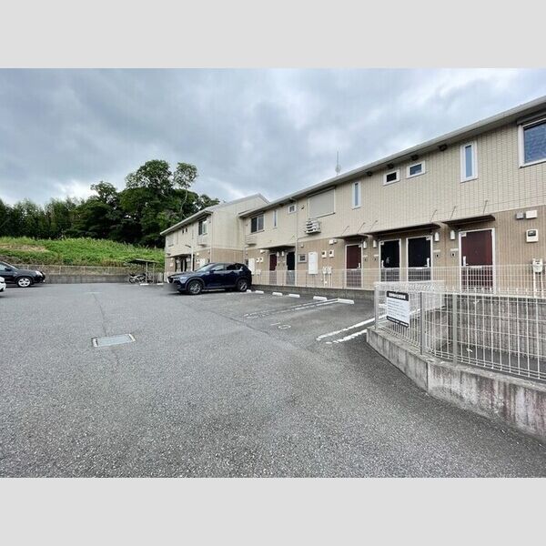 Peti nature(プチネーチャー)203号室 駐車場