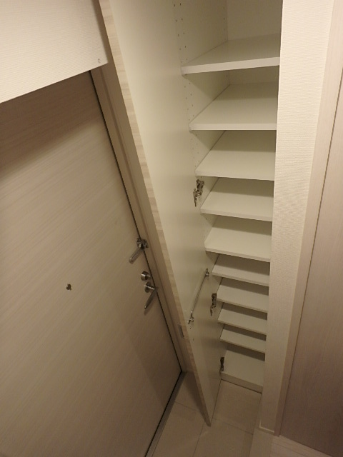 ガーラ・ヴィスタ調布2階 ちょっとした収納スペースも充実しています