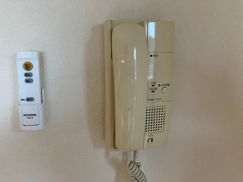 プリオール・オオフチ2階 インターホン