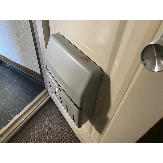 イリス三田0304号室 ドアポスト