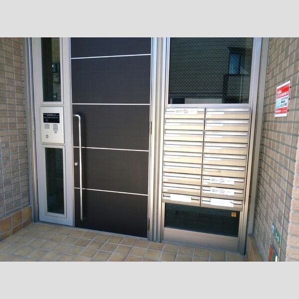 ソレーユ・トレビナ エントランス