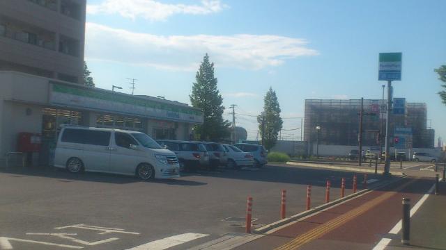 Ｒａｆｆｉｎｅ（ラフィーネ） ファミリーマート浦和美園駅前店まで797ｍ