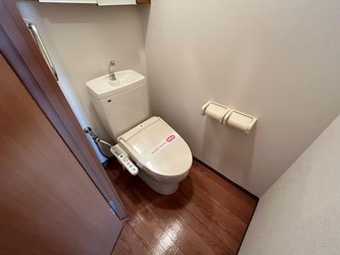 Ｌ・Ｇａｒｄｅｎ506号室 シャワー付トイレ