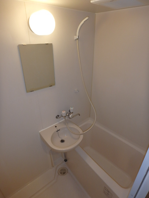 ガーラ笹塚駅前 コンパクトで使いやすいお風呂です