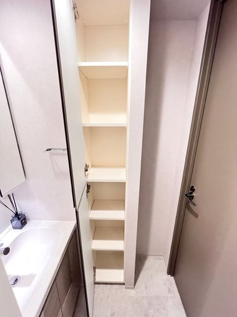 ドゥーエ日暮里8階 収納