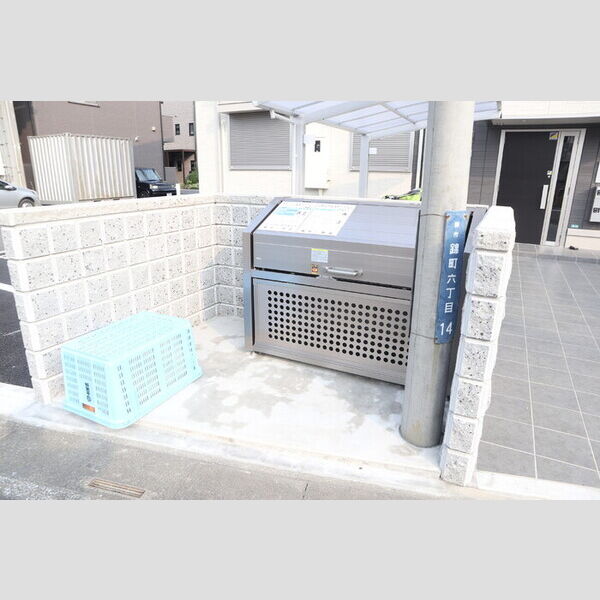 エスポアハイム ゴミストッカー