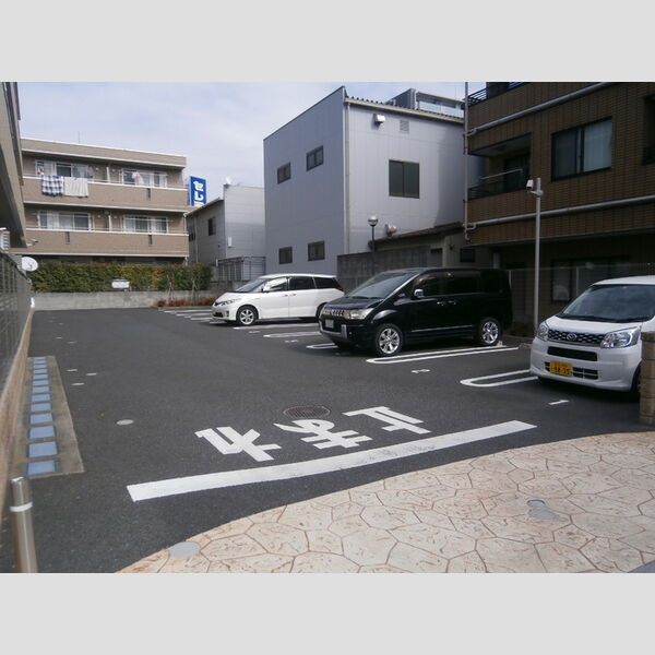 サンレーモ 駐車場