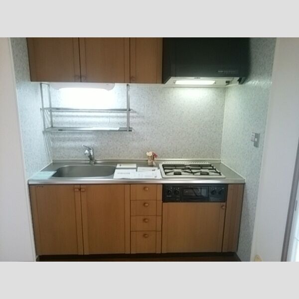 ベルウッド弐番館 3口ガスコンログリル付キッチン