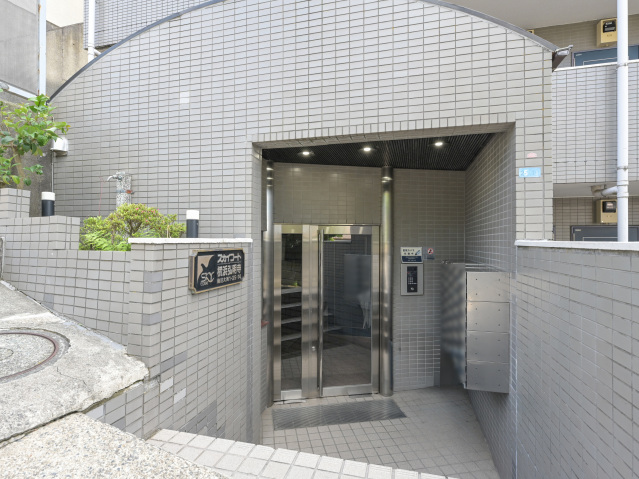 スカイコート横浜弘明寺206号室 エントランス