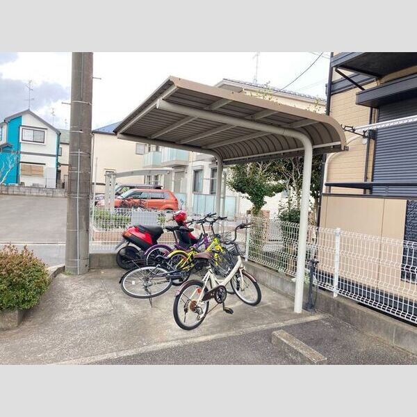 クレセント　ABB101号室 駐輪場