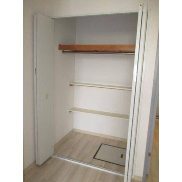 メゾン・ド・ヴィレ　鷺沼0108号室 収納