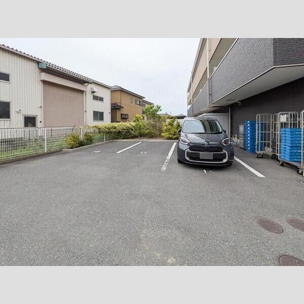 桜コート 駐車場