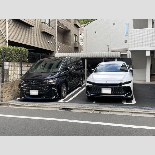 RISE UP 駐車場