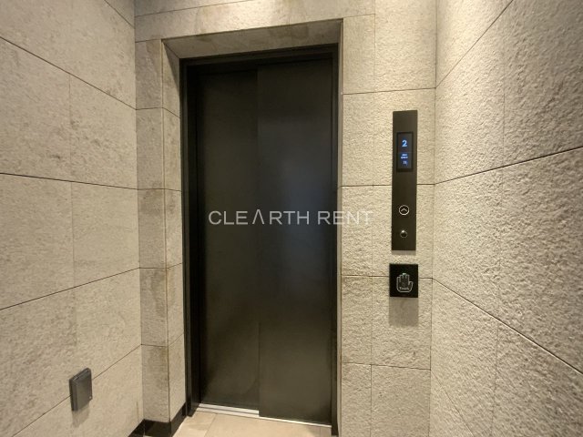 コンシェリア横濱元町 ＴＨＥ ＲＥＳＩＤＥＮＣＥ2階 内部映像を確認できるエレベーター