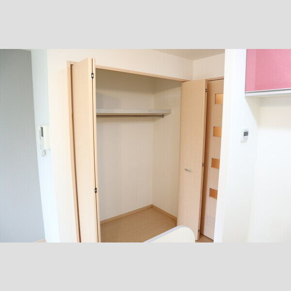 コンフォール203号室 クローゼット