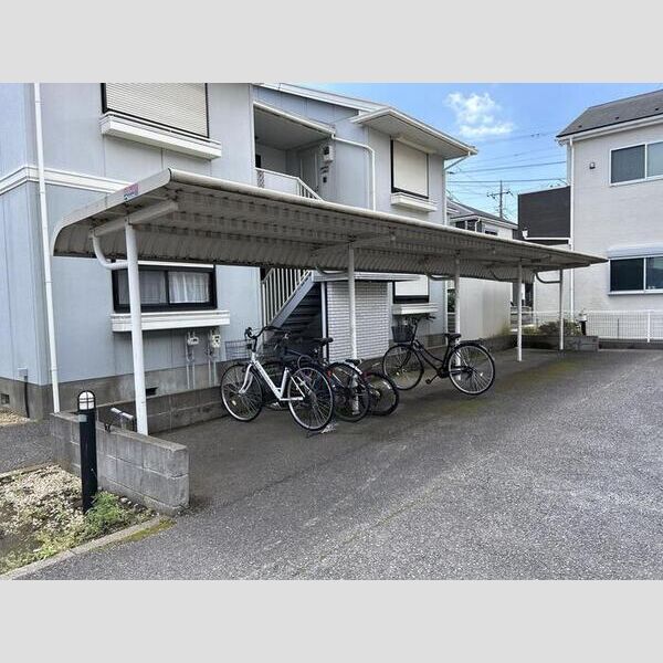 ヴィラモデルナ　B 駐輪場