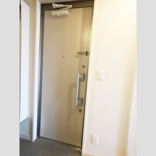 カリーサビラー 玄関