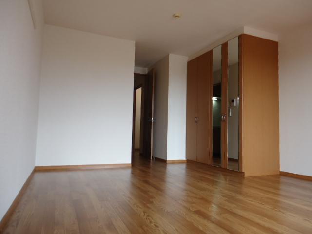 グランヴェール中島 洋室