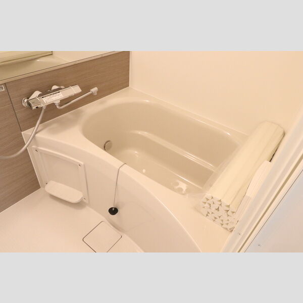 フラーリッシュ101号室 追い焚き給湯機能付き浴室