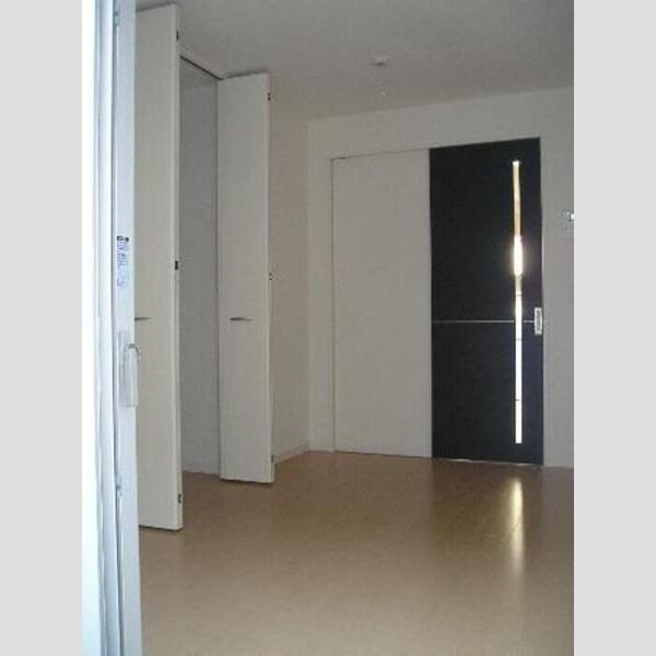 クレベール 1階洋室