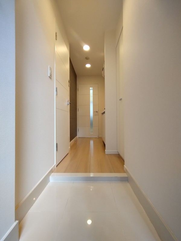 Le'a横濱中央4階 玄関