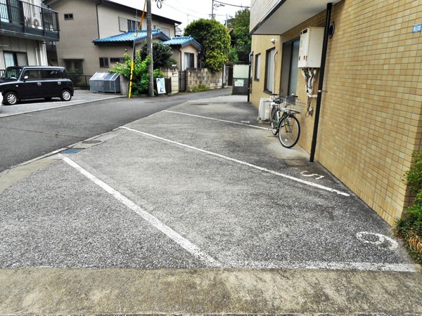 メゾン・ラ・メール 駐車場