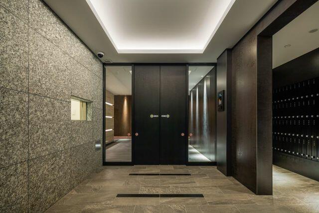 コンシェリア ＫＡＷＡＳＡＫＩ ＭＡＳＴＥＲ’Ｓ ＶＩＬＬＡ603号室 エントランス