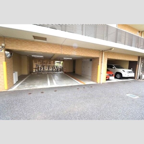 サンジョイア 駐車場