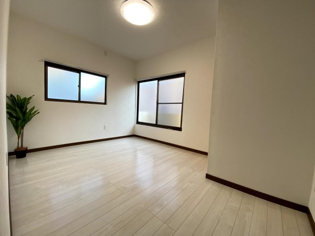 東新小岩6丁目戸建 2階6畳洋室