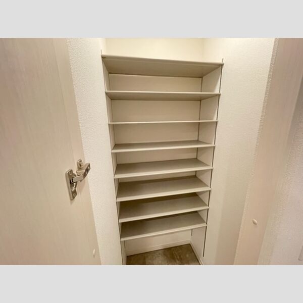 ロイジェントパークス レイクタウン Ⅱ　J シューズクローク