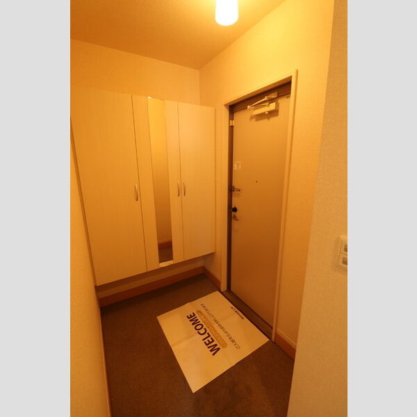 メゾン D-常盤102号室 玄関