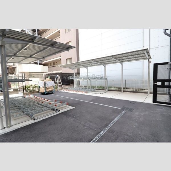 BELTS SHINJUKU　レジデンス401号室 駐輪場