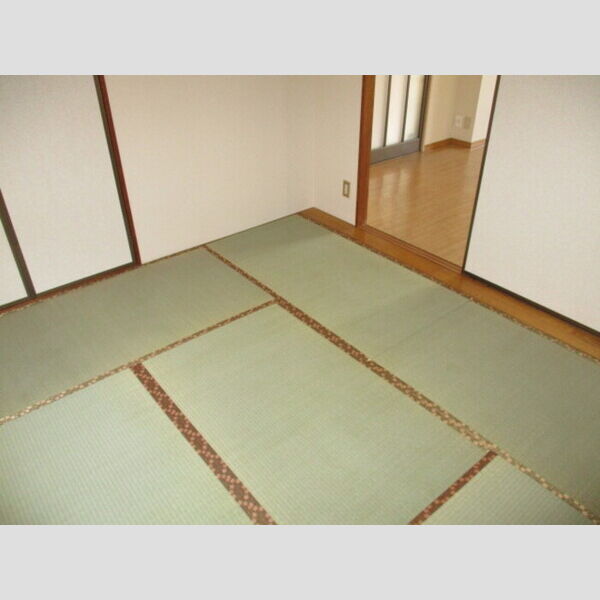 サンパレス横須賀306号室 和室