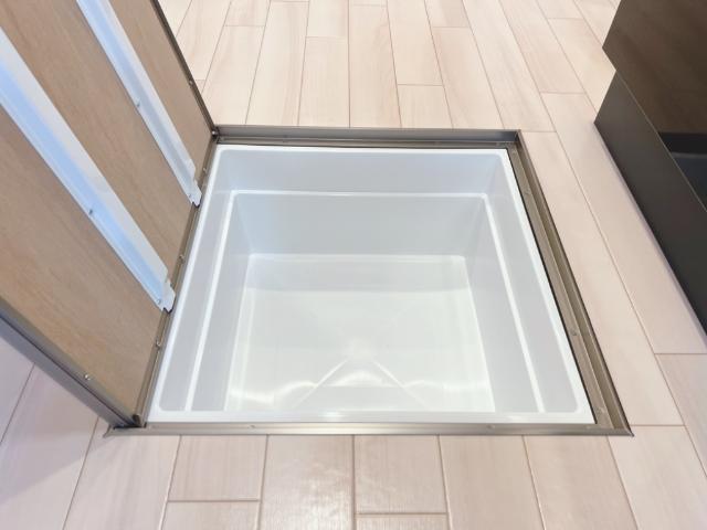 リゾーマおゆみ野105号室 床下収納