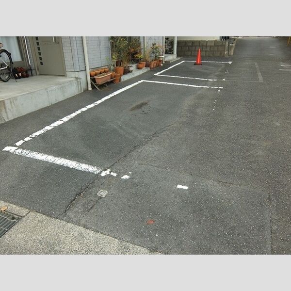 グランYOU 駐車場