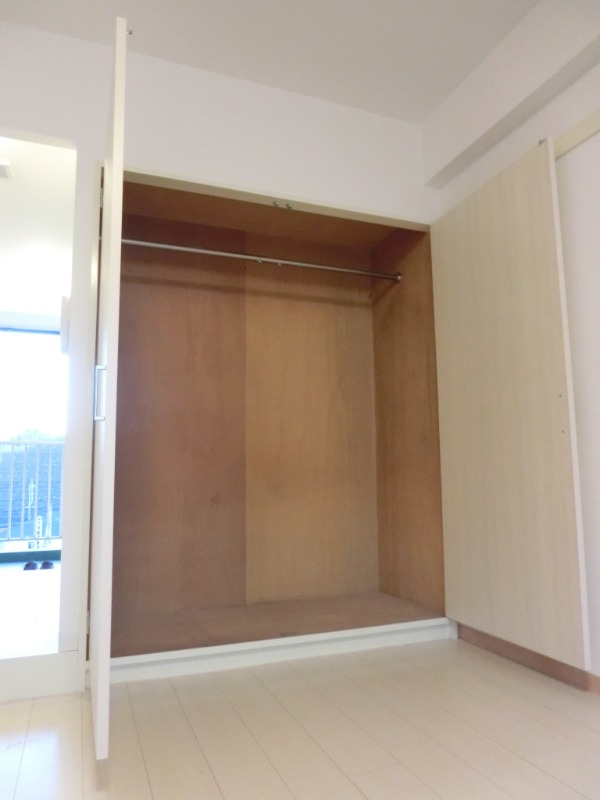 スカイコート生麦6階 収納